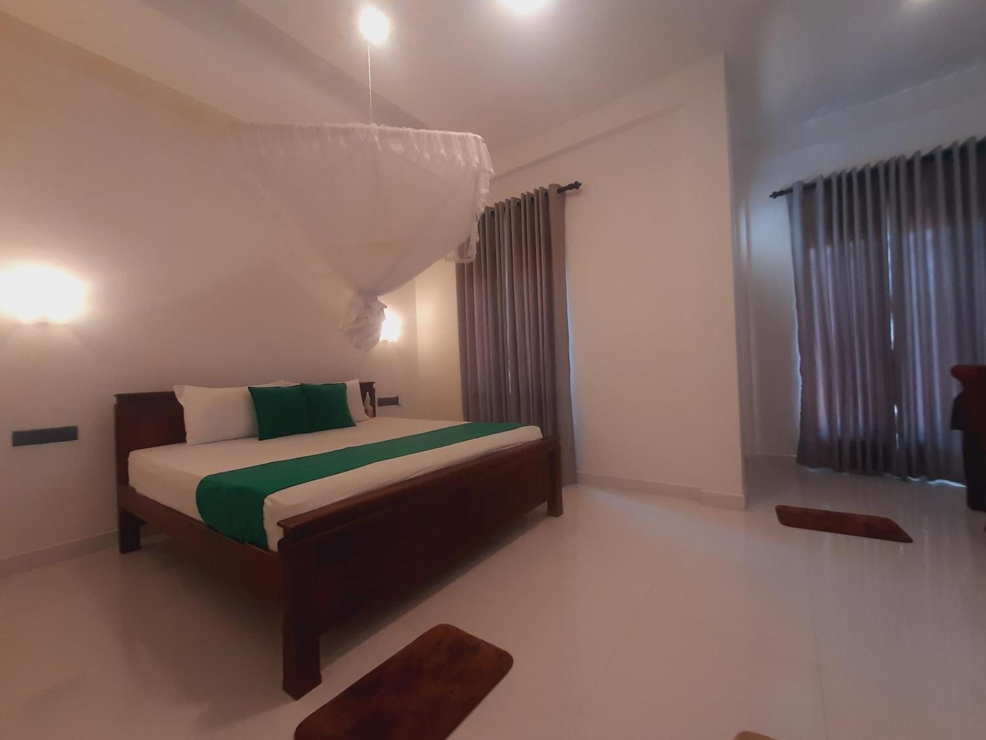 Sea Bay Inn Tangalle Room photo